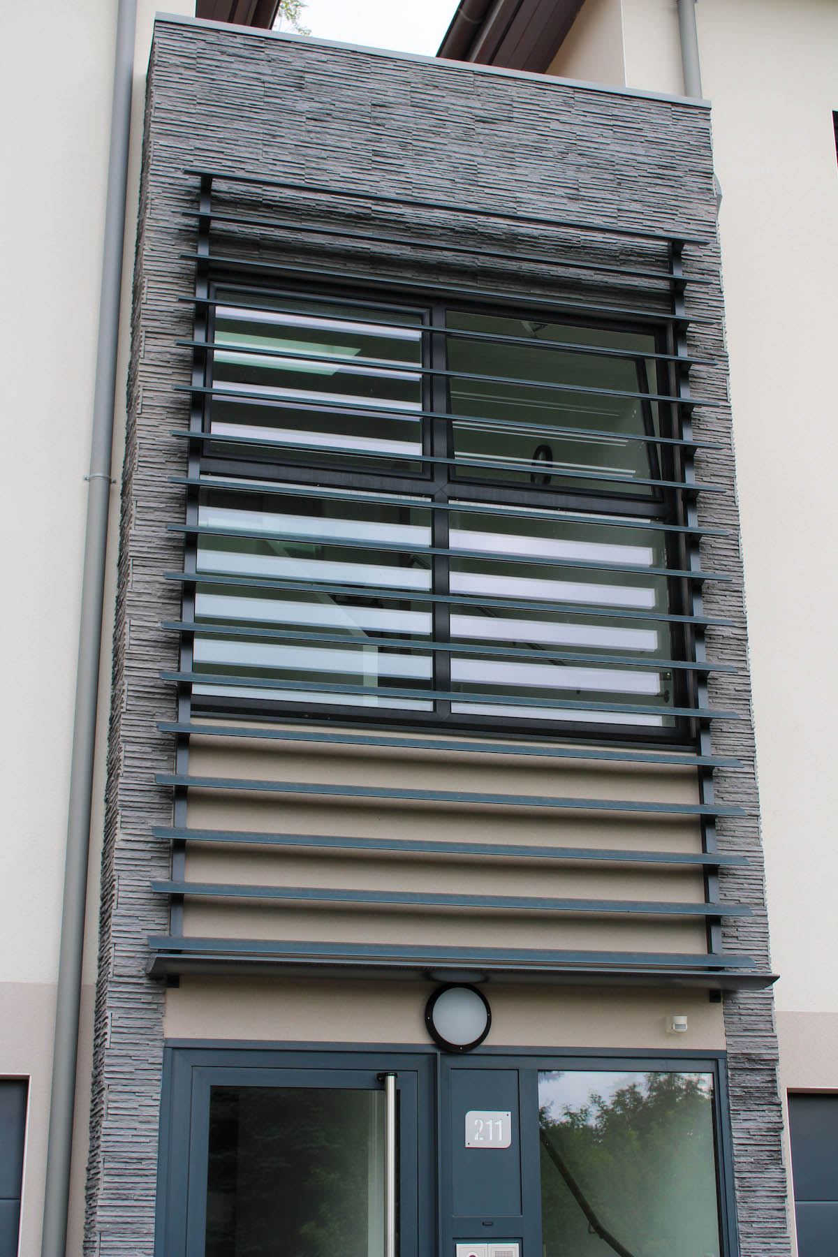 Réalisation Brise-soleil orientables et volets roulants
