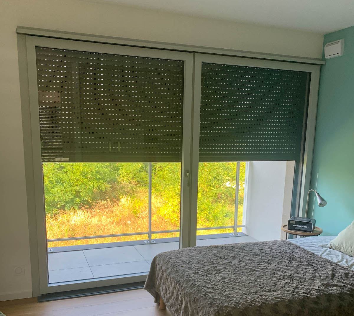 Réalisation Brise-soleil orientables et volets roulants